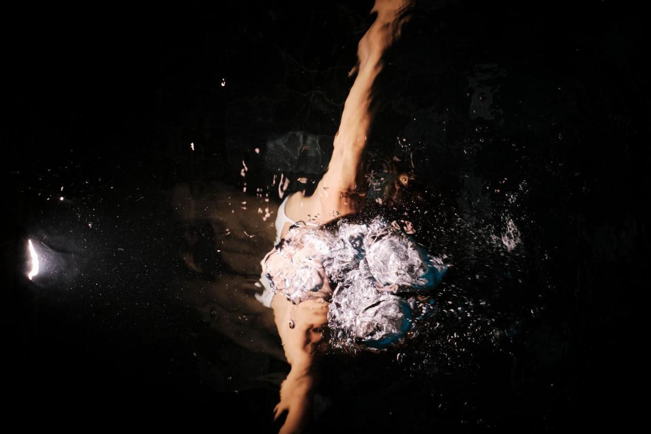 엘 요렌크 파르크 데 라 마르 호텔 팔마데마요르카 외부 사진 A swimmer in the water