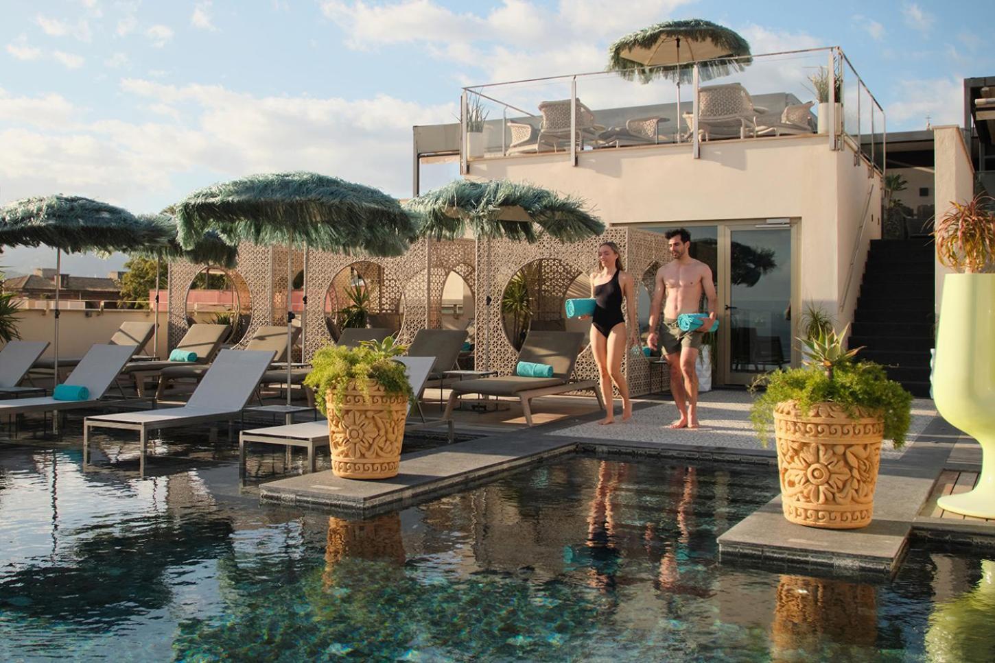 엘 요렌크 파르크 데 라 마르 호텔 팔마데마요르카 외부 사진 The rooftop pool at the hotel