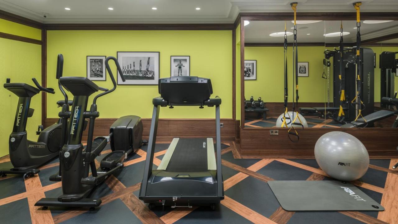 엘 요렌크 파르크 데 라 마르 호텔 팔마데마요르카 외부 사진 The gym at The Ivy Collection